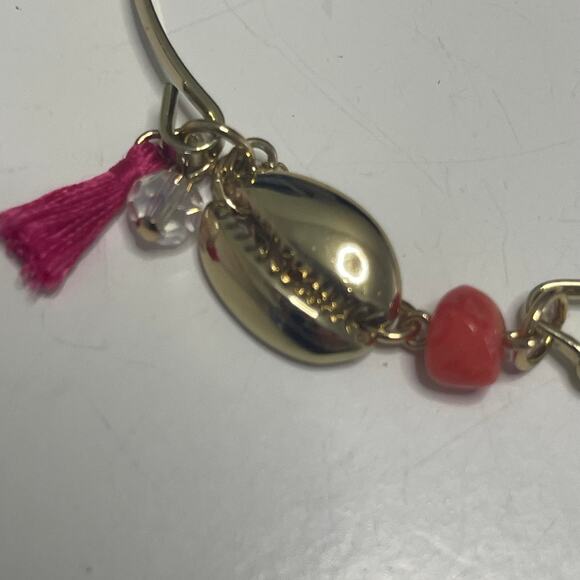 Bangle Bracelet gold toned with hook closure shell charm easy to wear light - Picture 3 of 7